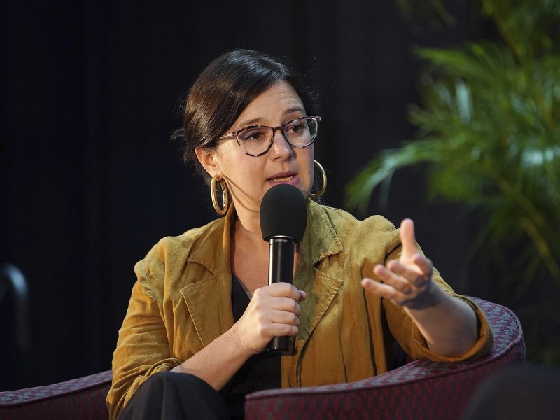 Shortly before airtime on Sunday night, CBS EIC Bari Weiss pulled a piece by 60 Minutes correspondent Sharyn Alfonsi about Venezuelan migrants being sent to CECOT, a brutal Salvadoran prison.